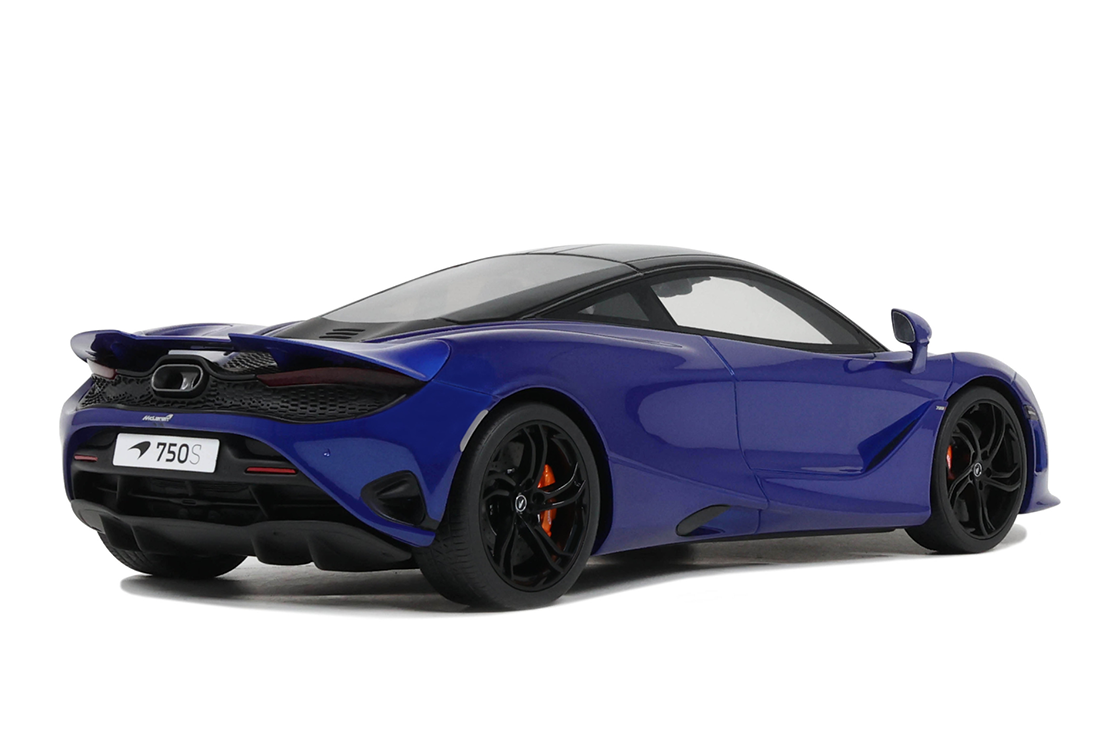 McLaren 750S coupe