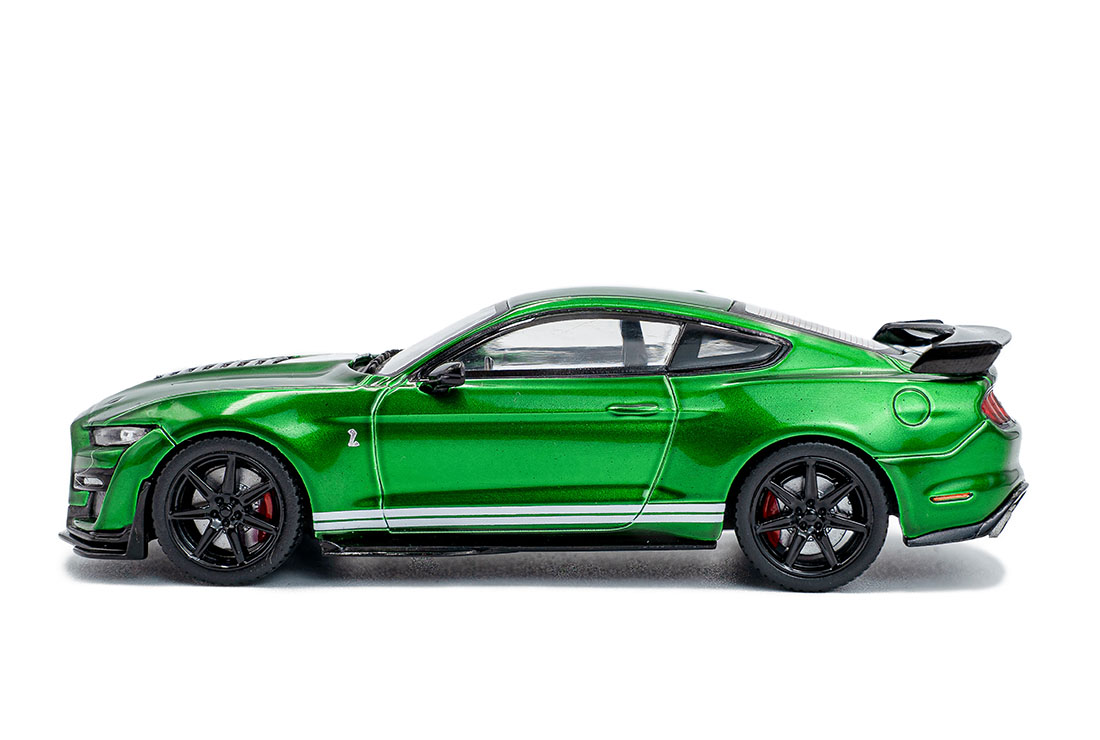 Ford Mustang Shelby GT 500 Eruption Green Metallic w/White Stripes