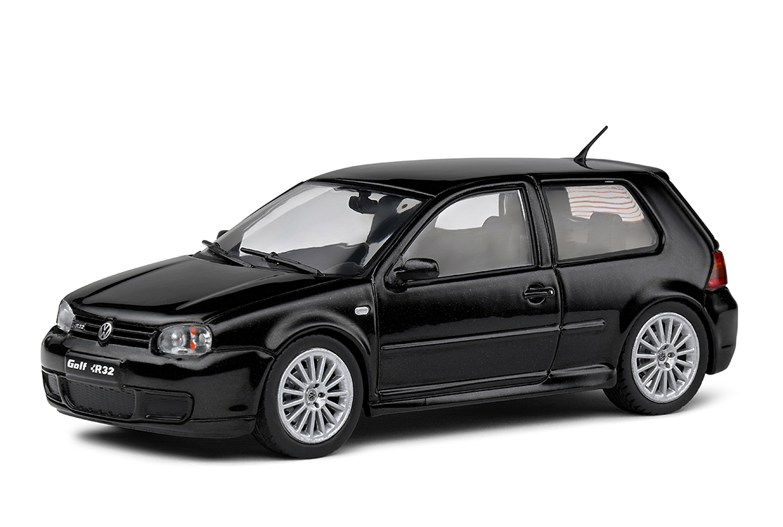 Volkswagen Golf IV (4) R32