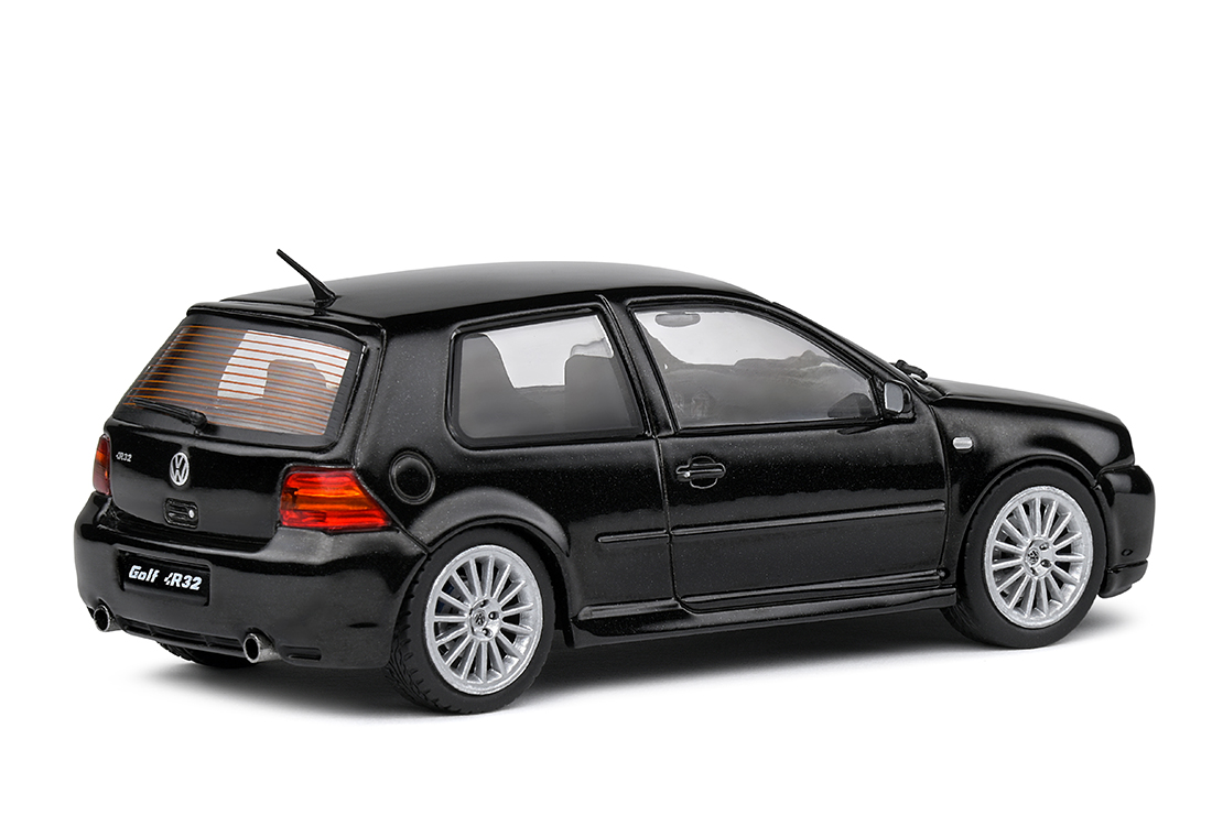 Volkswagen Golf IV (4) R32