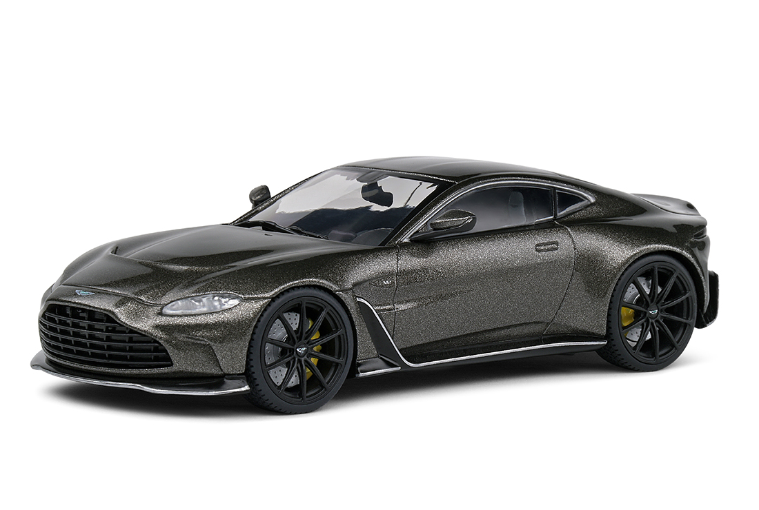 Aston Martin Vantage V12